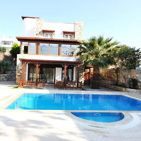 Sleeps 9 With Pool And Air Con * Ortakentyahşi
